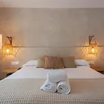 Otel Es Niu De 3*
